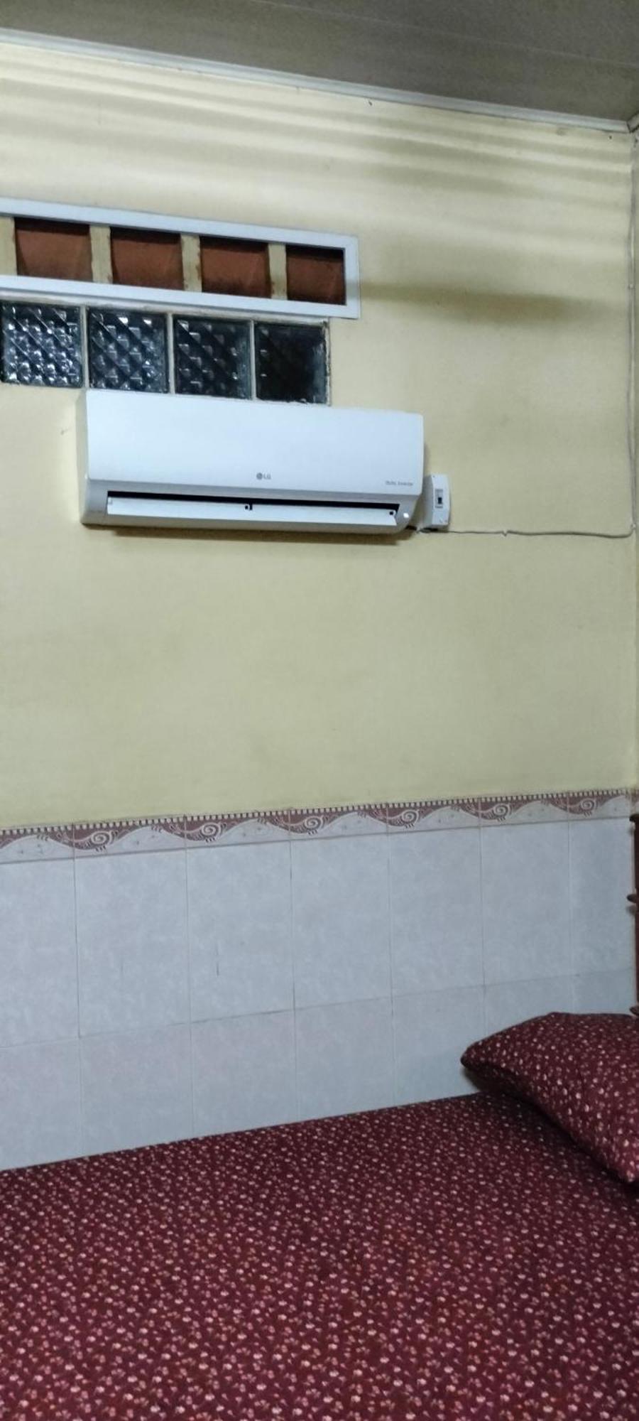 Dolphin Home Stay New Kratyeh Szoba fotó